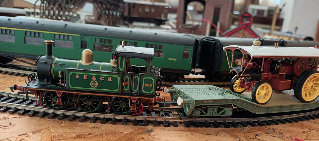 SECR P Class 0-6-0T 325 in SECR lined green