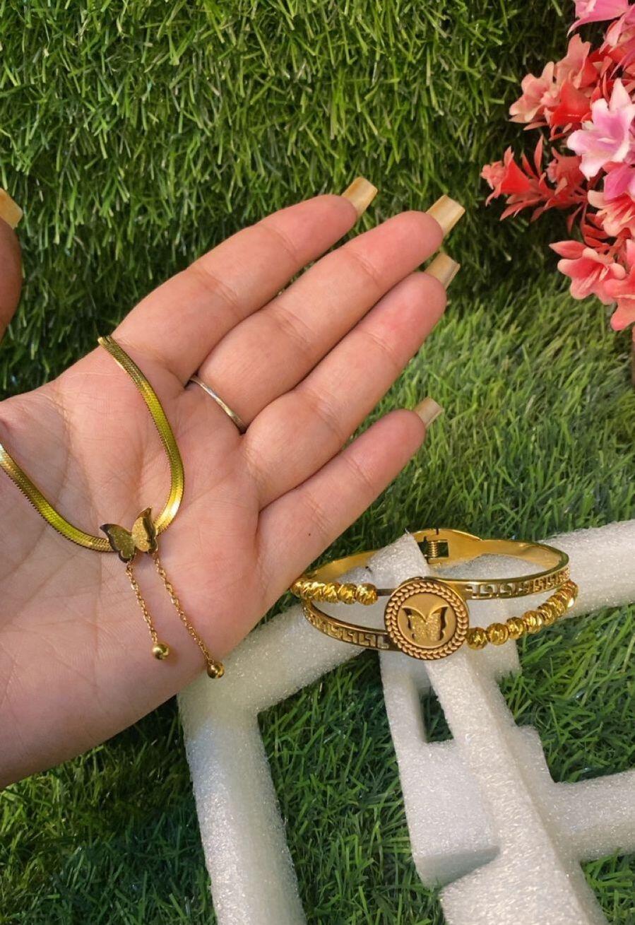 Anti-Tarnish 18K Gold Plated Butterfly Medallion Bangle Bracelet For Women — Openable