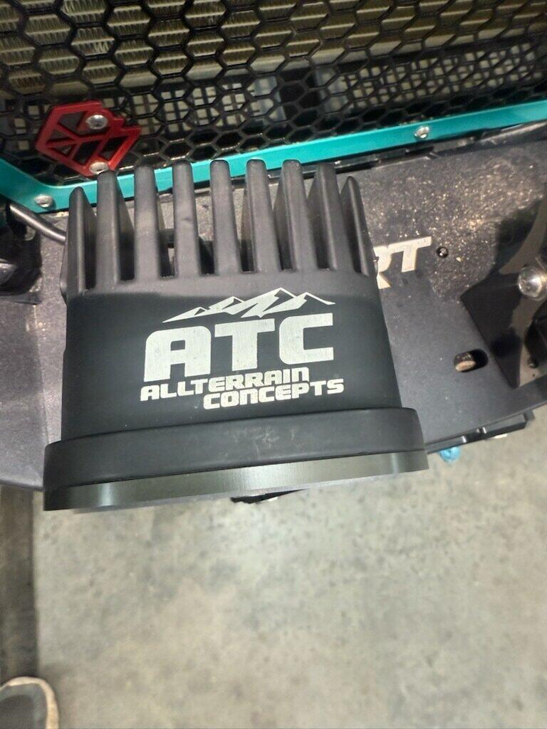 X PRO RACE SERIES Pod