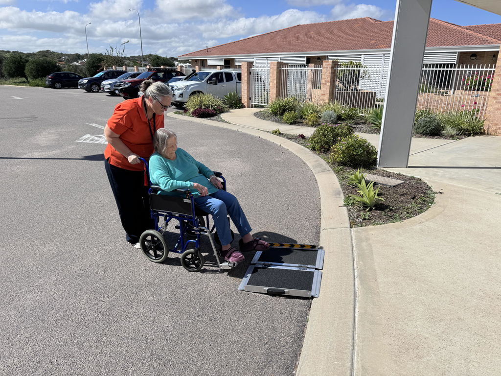 Altus 61CM 2FT Portable Aluminum Folding Wheelchair Ramp