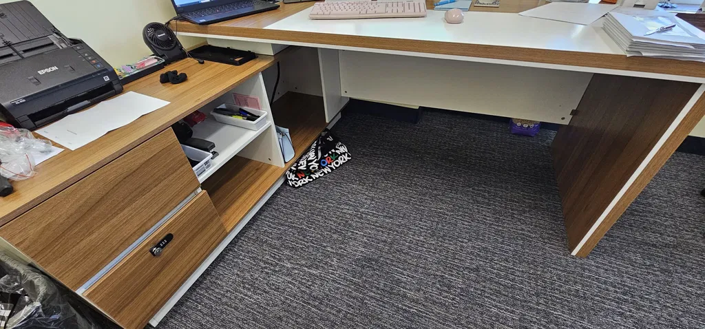 Lynx · Modern L-Shaped Executive Desk