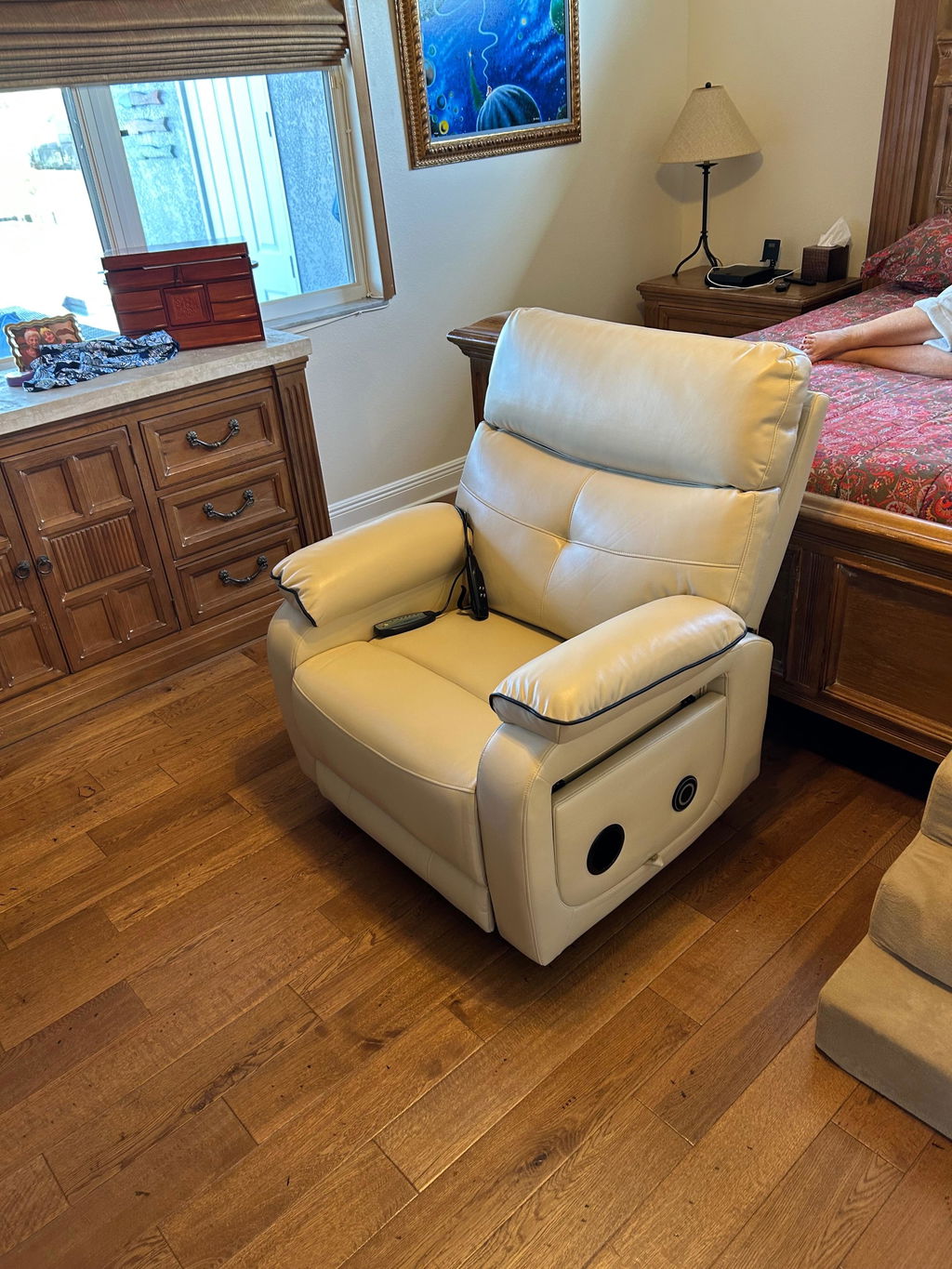 Infinite Position Power Lift Recliner Chair W/ Wireless Charger & Cup Holder, Vibration Massage & Heating, Genuine Leather