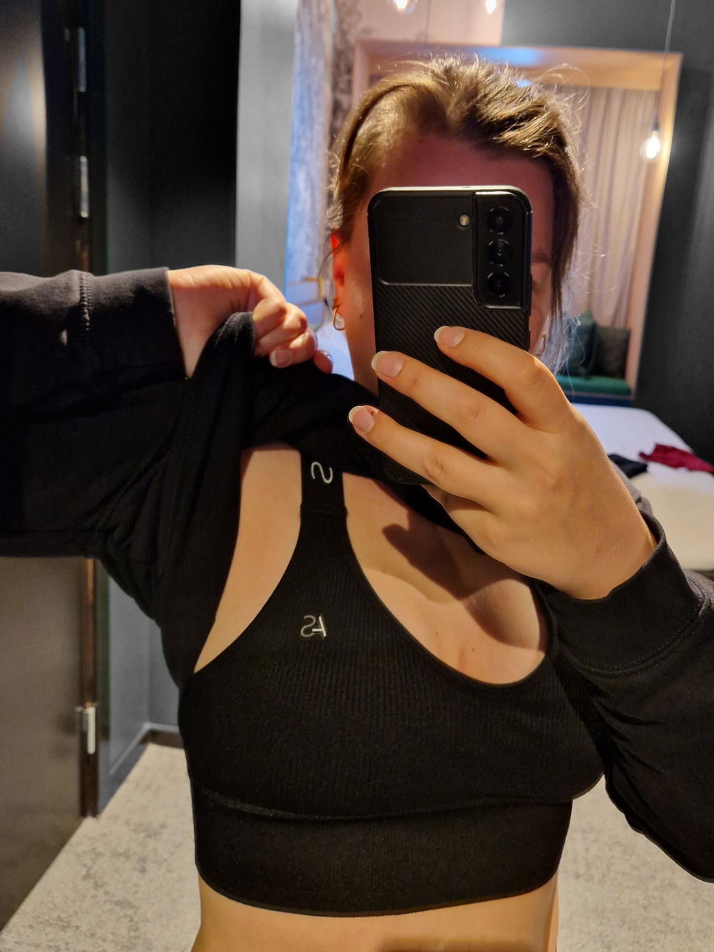 Top sportivo con spallini elastici design