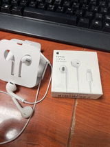 Customer photo for Apple EarPods Type-C review