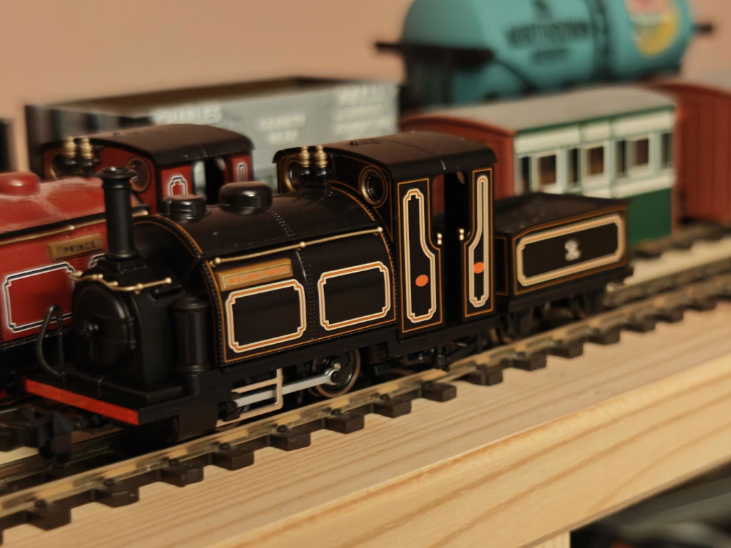 KATO/PECO 51-251D (OO-9) Large England Welsh Pony BROWN Model Railway Steam Locomotive
