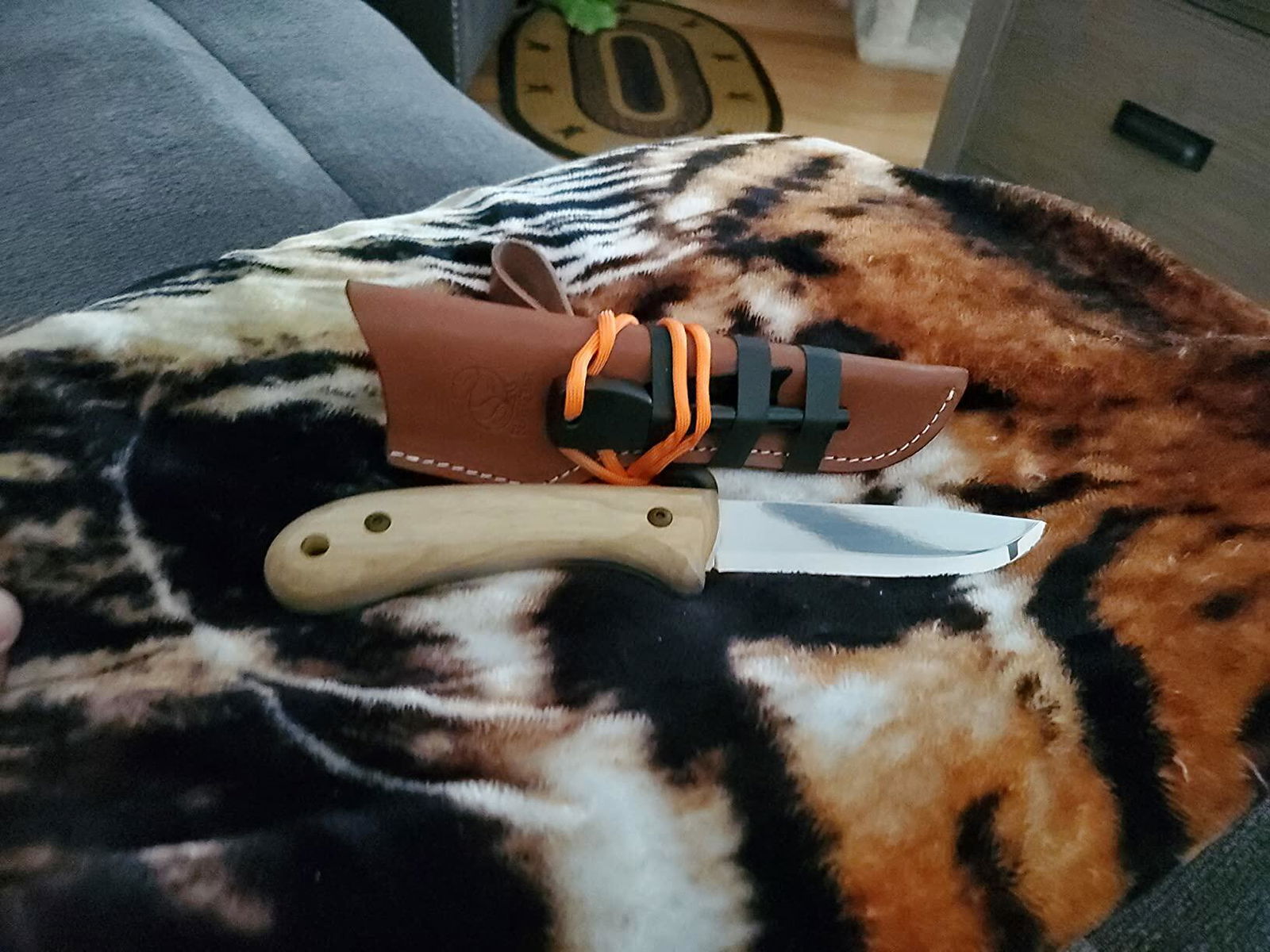 BSH2 - Carbon Bushcraft Knife Walnut Handle Leather Sheath