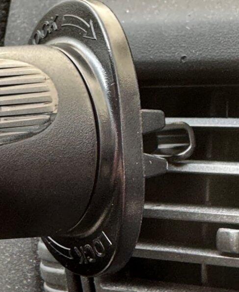Beeasy Magnetic Car Mount Phone Holder with 15W Fast Chargering