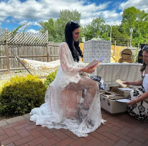 Long lace robe with train Ivory Black