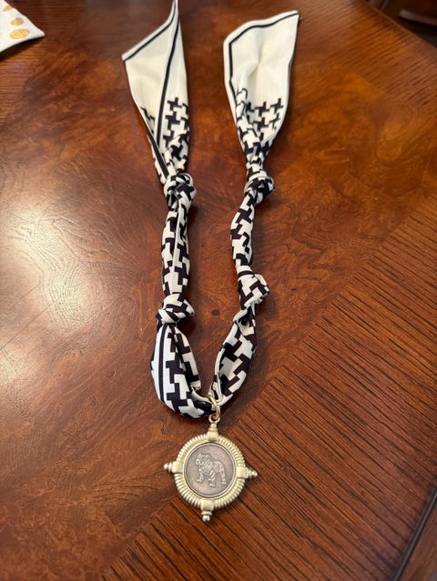 Bulldogs coin,Bulldog Pendant, Bulldog Necklace, Game Day Glam,Collegiate, Coins, Dawgs, Go Dawgs, Georgia Bulldogs 3 bezel colors Fast Ship