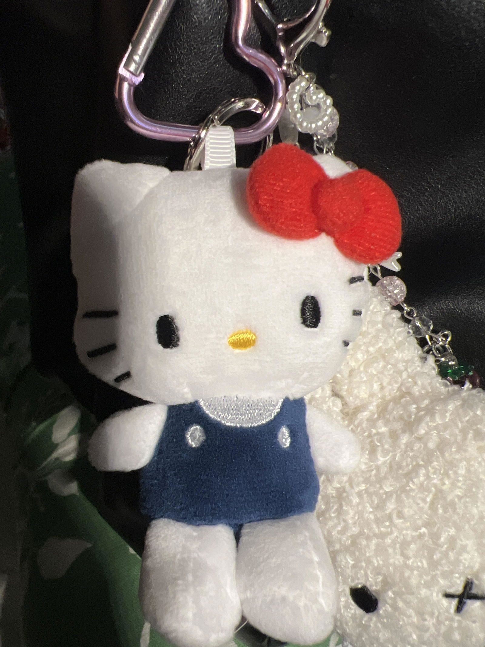 Hello Kitty Heart Clasp Keychain – Blink Box