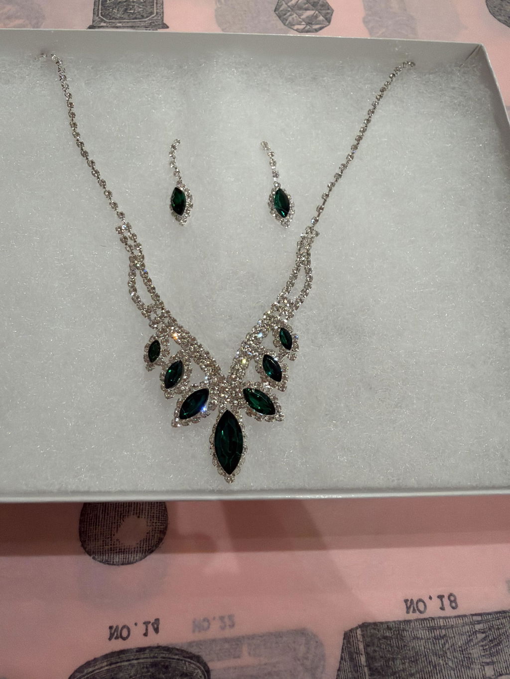 Artee Green | Crystal Earrings and Necklace Set