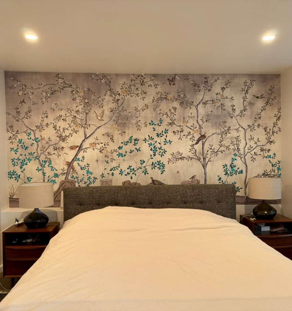 Opulent Canopy: “Grandeur Chinoiserie” Wallpaper