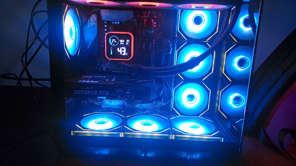 BREUNOR DAVEN - PC Gaming Ryzen 5 5600 , RTX 5060 Ti 8GB, Ram 32Gb, SSD NVMe 1000GB, Dissipatore a Liquido 360MM RGB, Windows 11 pro
