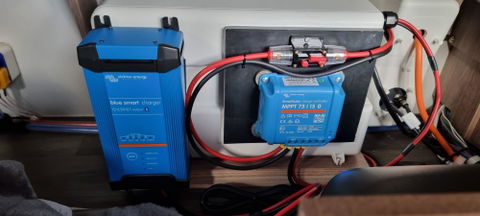 Victron Battery Charger 12/20 - Indoor (IP22) Blue Smart - 1 Output 230V UK