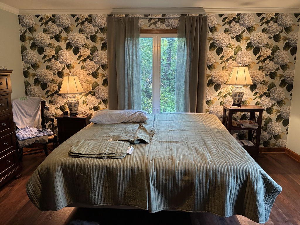 Customer photo — Canvas &amp; Ivy