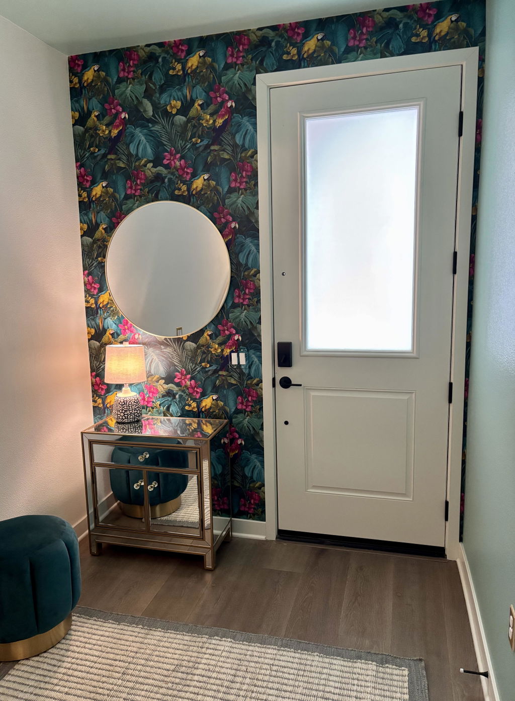 Customer photo — Canvas &amp; Ivy
