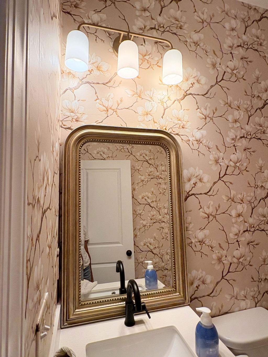 Customer photo — Canvas &amp; Ivy