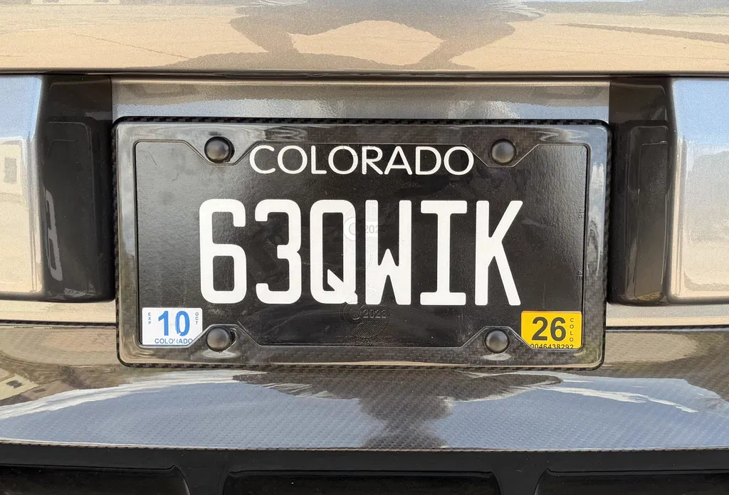 Carbon Fiber License Plate Frame - 4 Holes Minimal - Gloss Finish