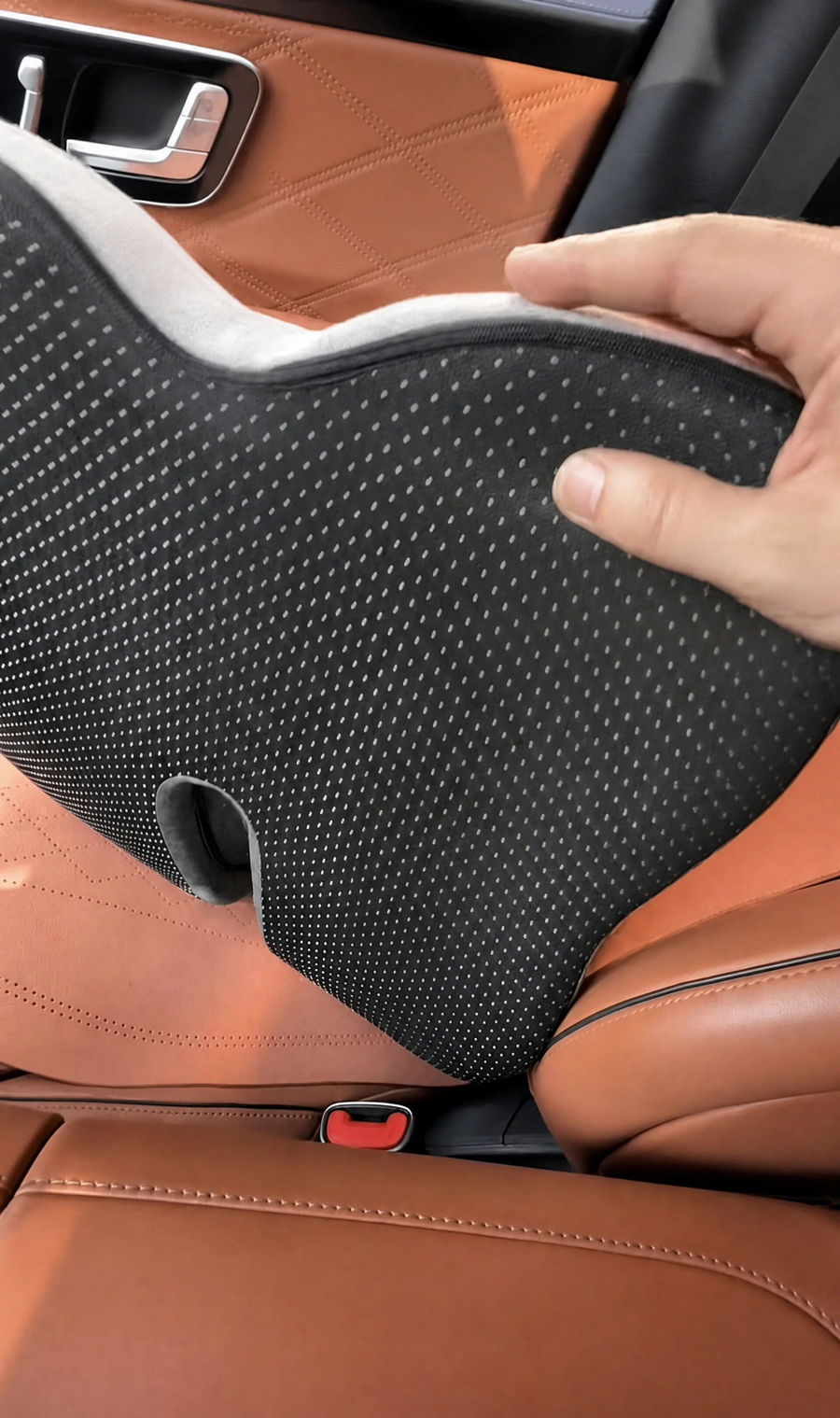 Pryxo cushion on a car seat