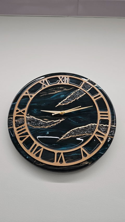 Shiny Ocean With Gold Bezel Resin Wall Clock