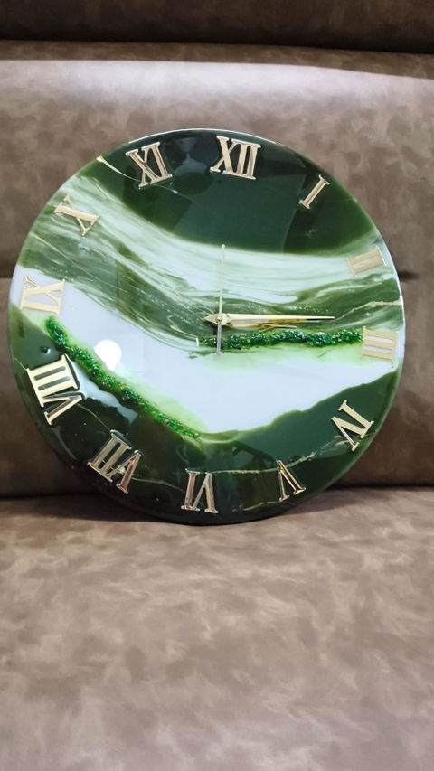 Black And White Beauty In the House Resin The Resin Art Resin Wall Clock