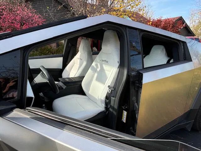 Tesla Cybertruck Seat Covers Leather Seat Protector Full Coverage(Black/White)