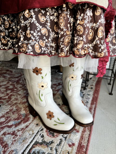 Flower Boots Bone