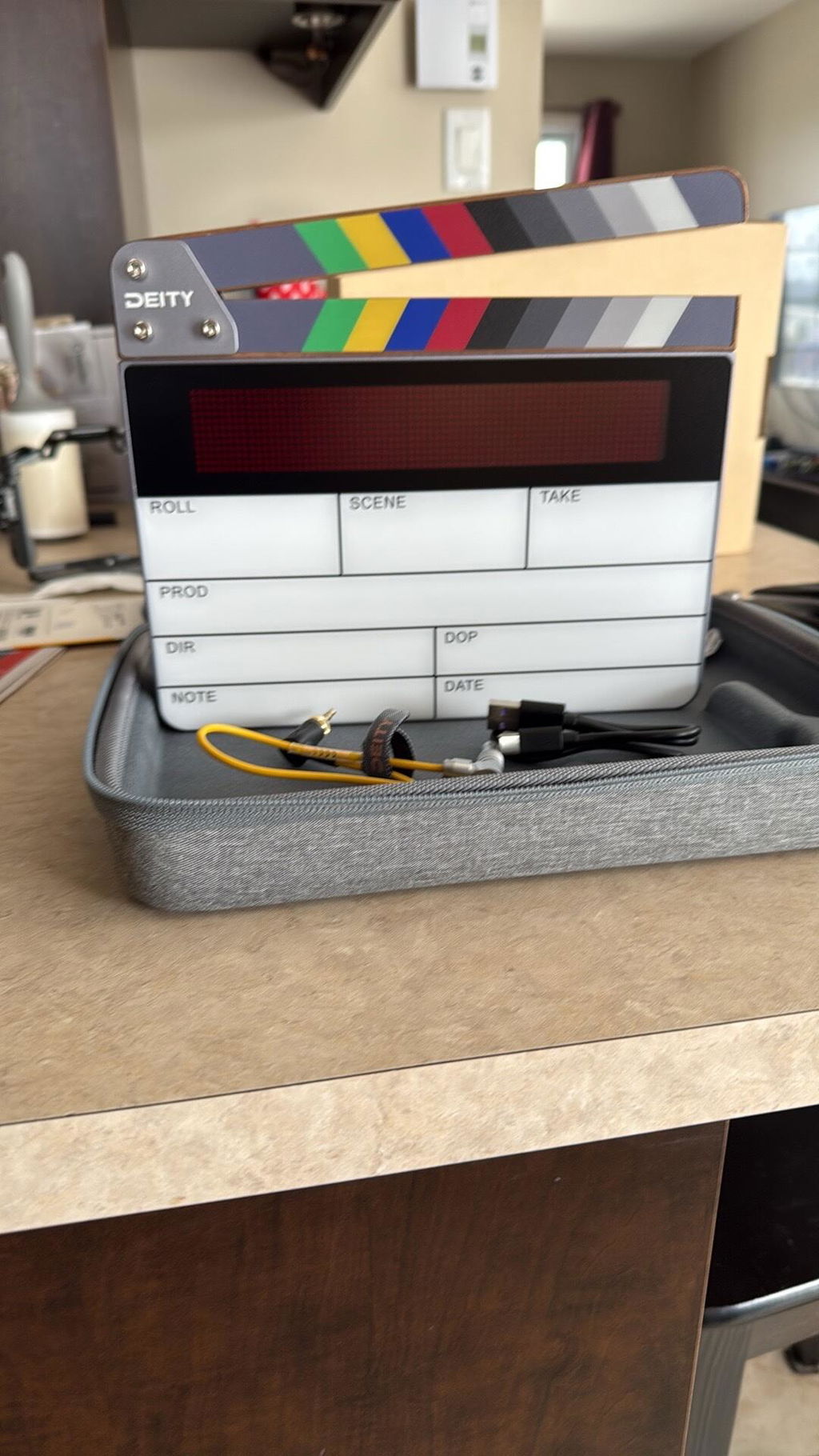 TC-SL1 Timecode Slate