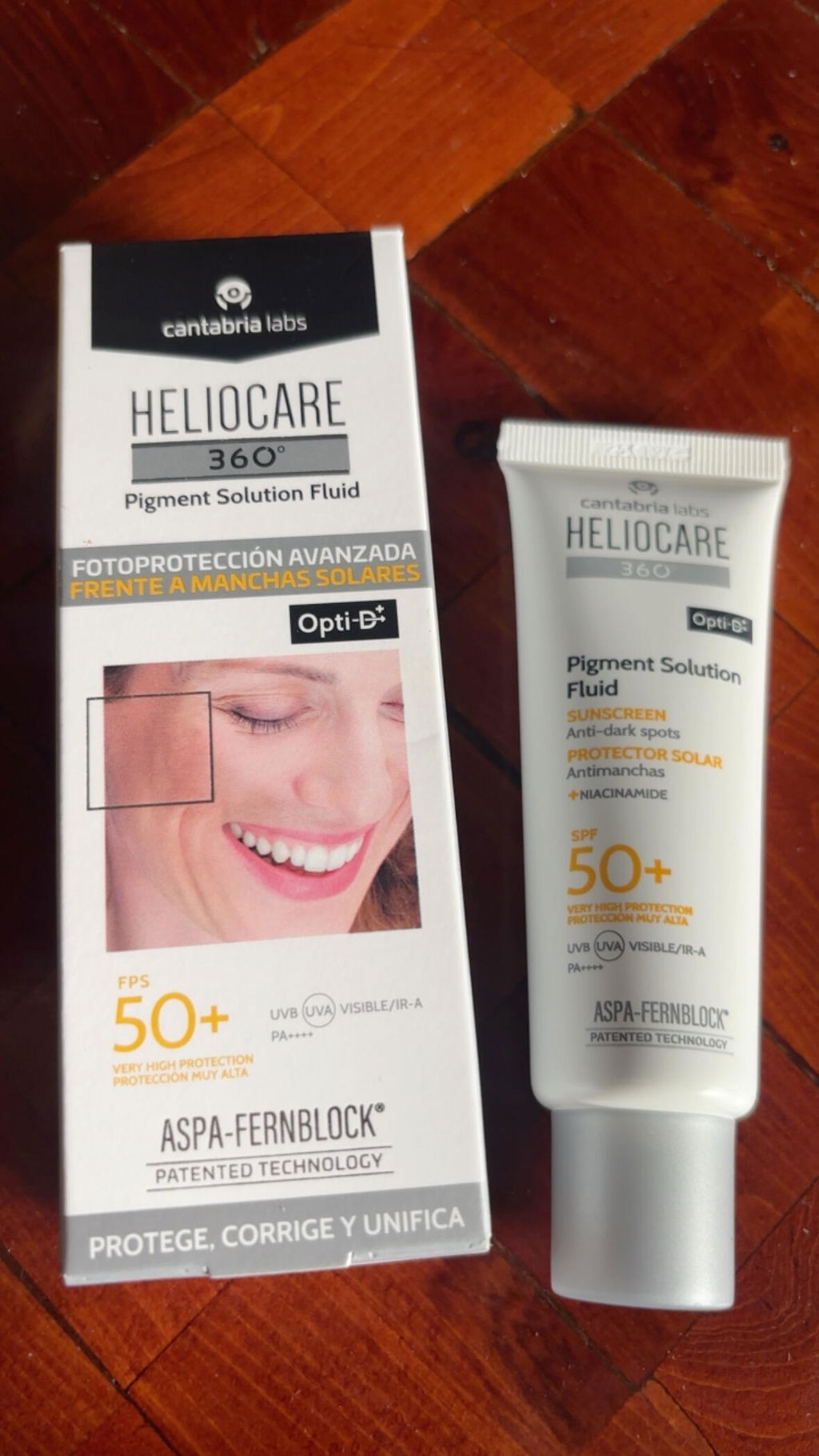 Cantabria Labs Heliocare 360° Pigment Solution Fluido solar despigmentante FPS50+ 50 ml