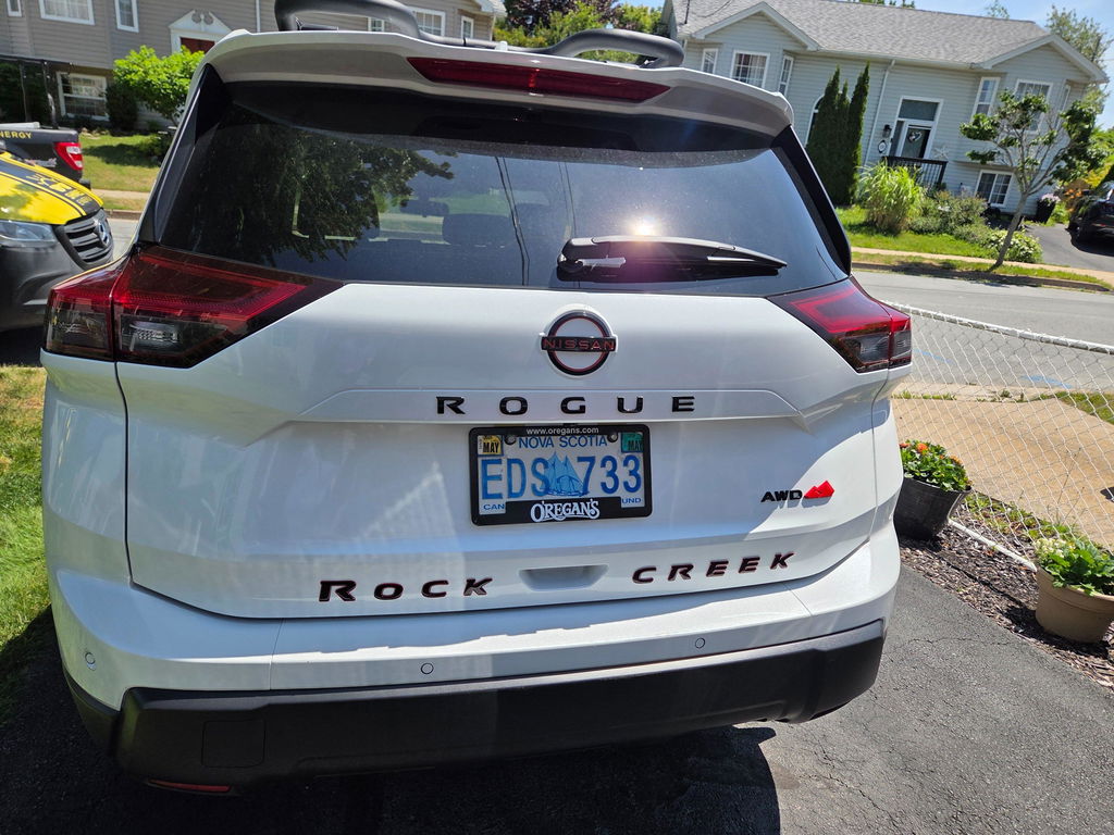 Nissan Rogue Midnight Edition (SUV) | 2021-2026 | 2Tone Tailgate Logo | #NIRO21LOI