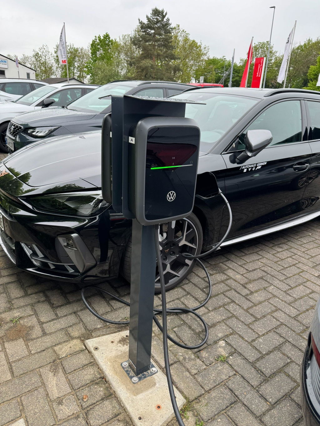 Doppel Ladesäule DUO passend  für ELLI (VW) Audi, Skoda Wallbox  mit Dach | Ständer | Standfuß | Stele