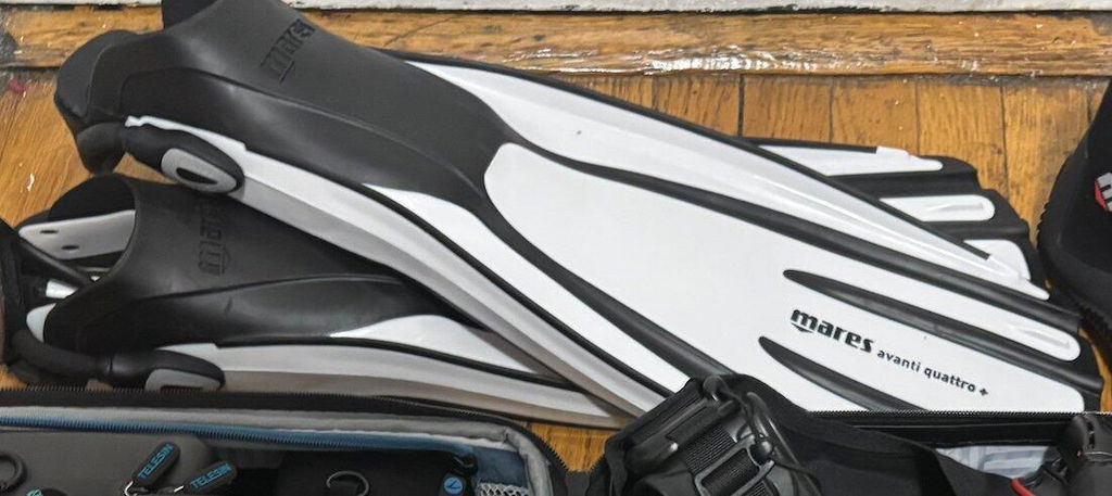 Mares Plana Avanti Quattro Plus Open Heel Bungee Strap Dive Fins