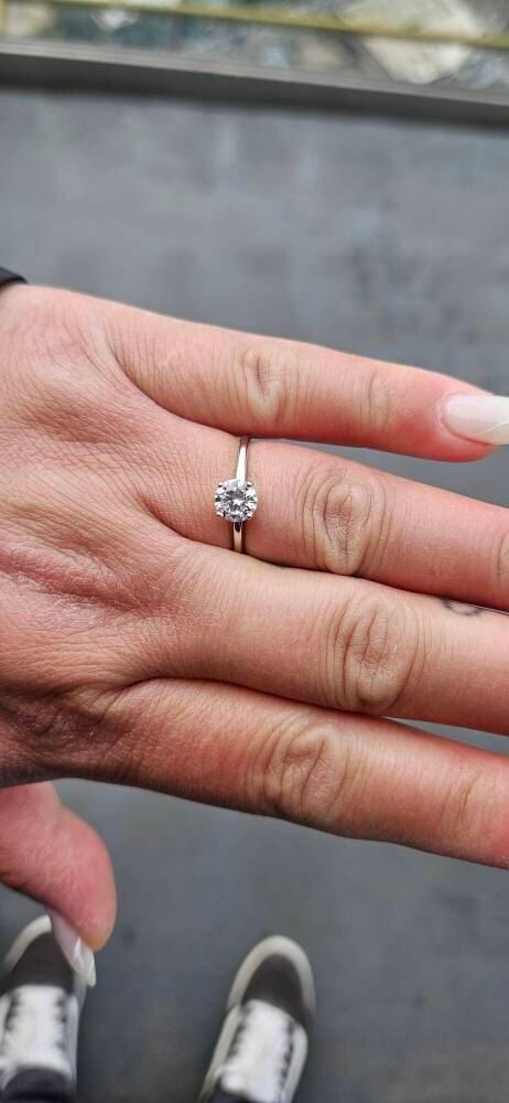 1.0 CT Round Solitaire CVD E/VS1 Diamond Engagement Ring