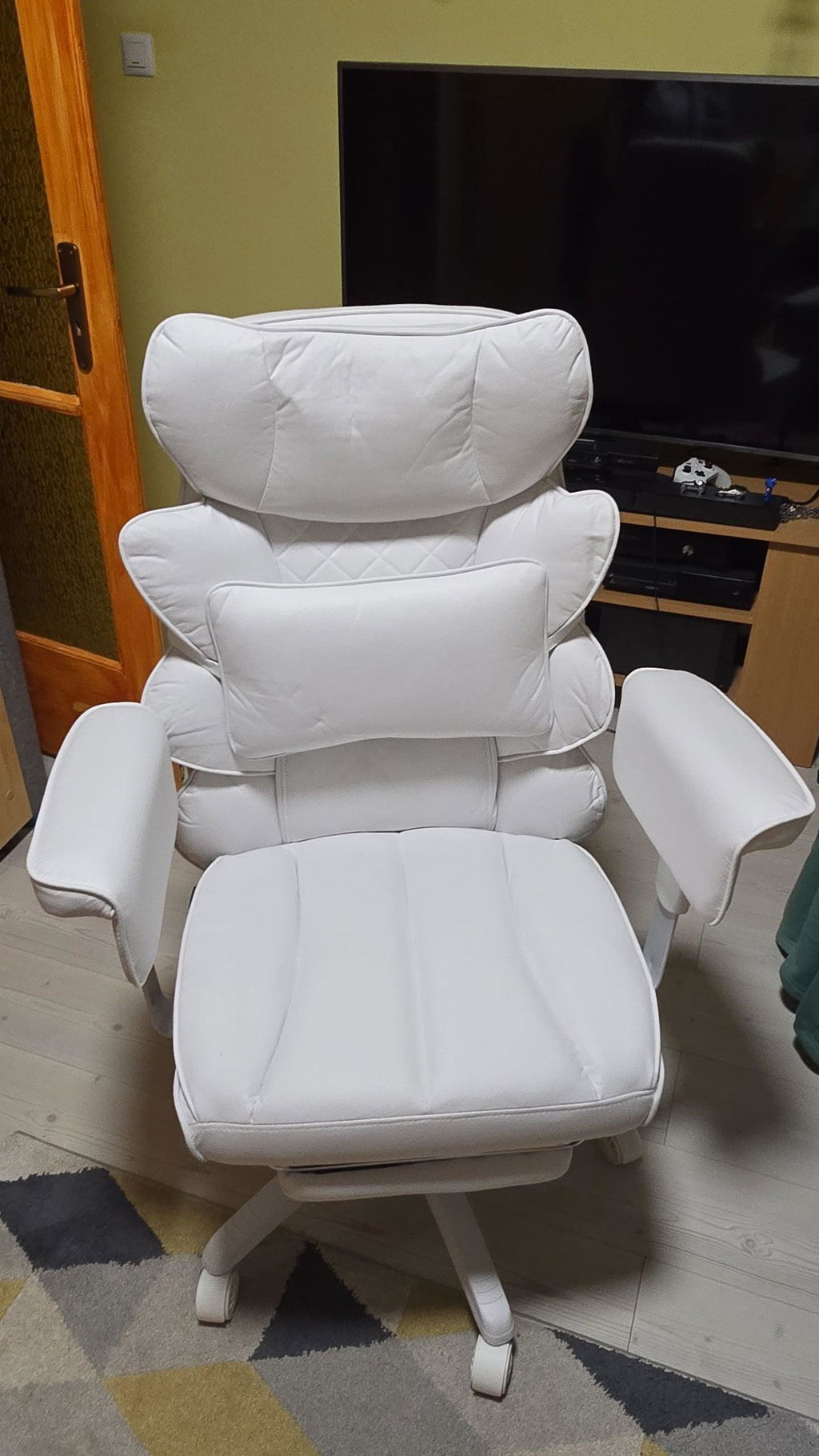Dowinx Fabric Sofa Chair LS-66BG1B04 White (17° Rocking Function)