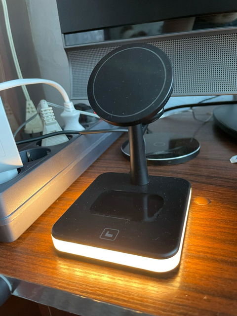 3-in-1 Ladestation mit LED