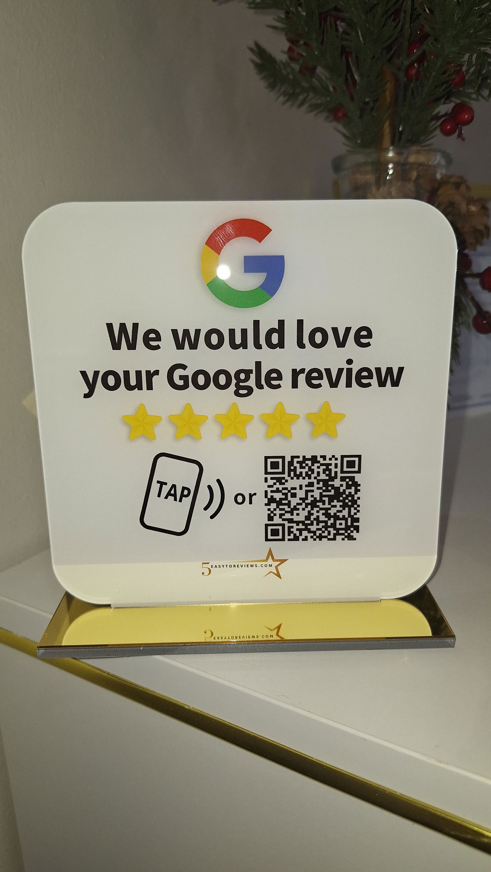 Hauie Dang's Easy To Reviews NFC stand