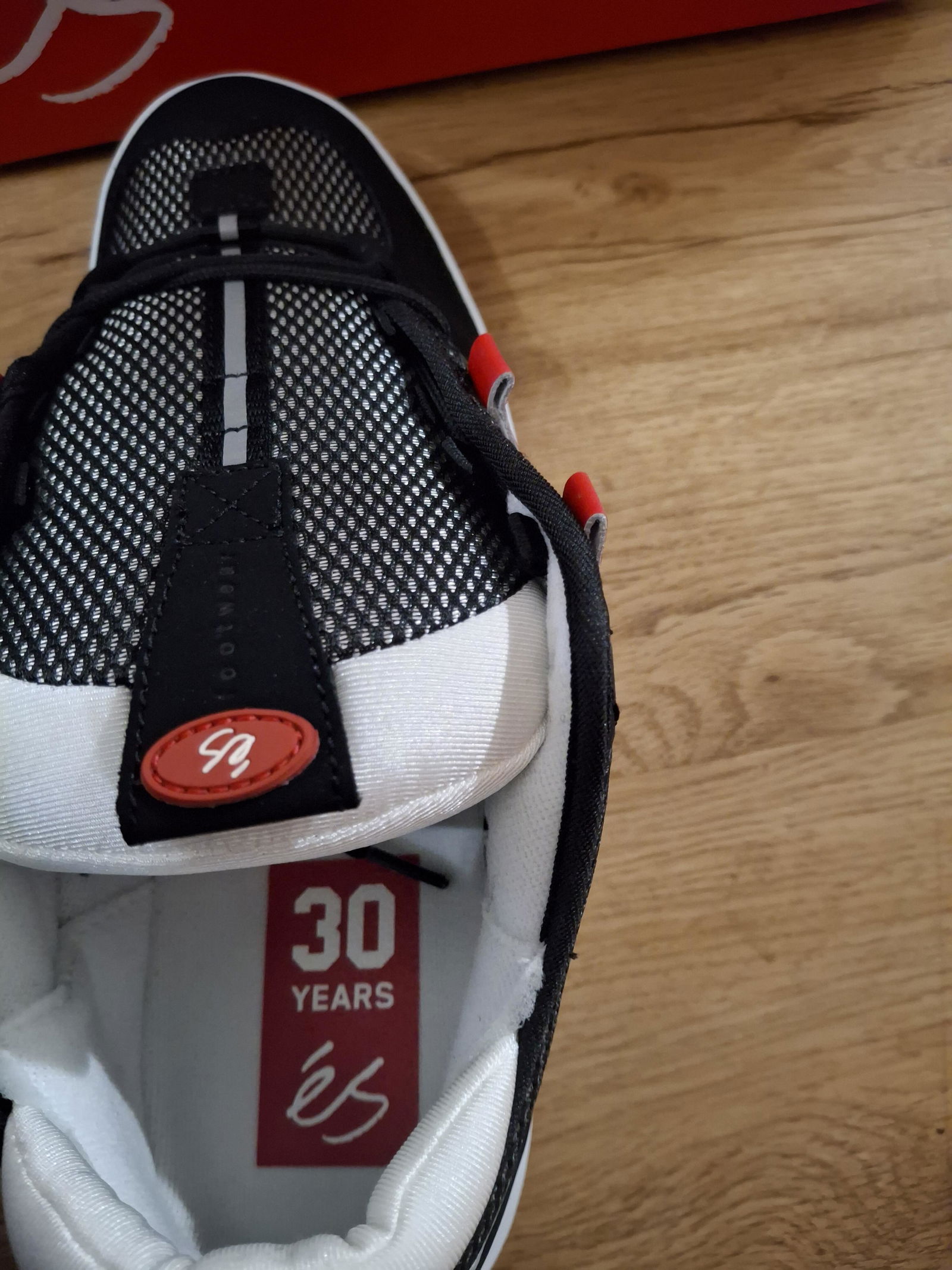 Two Nine 8 black/red - skate shoes | éS Skateboarding