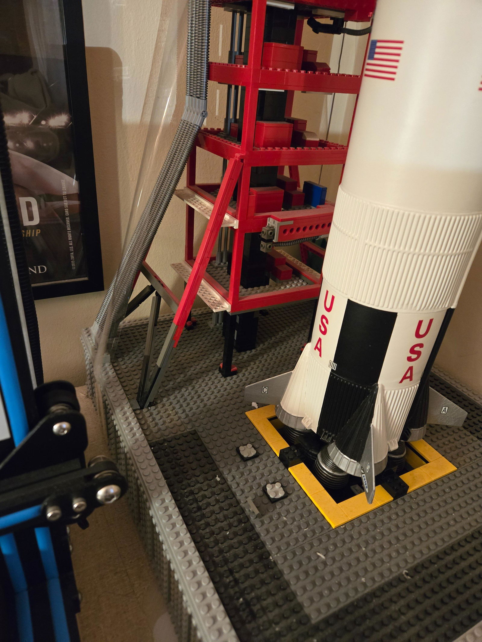 Saturn V Model Rocket - Historic Apollo 11 Replica | Estes Rockets