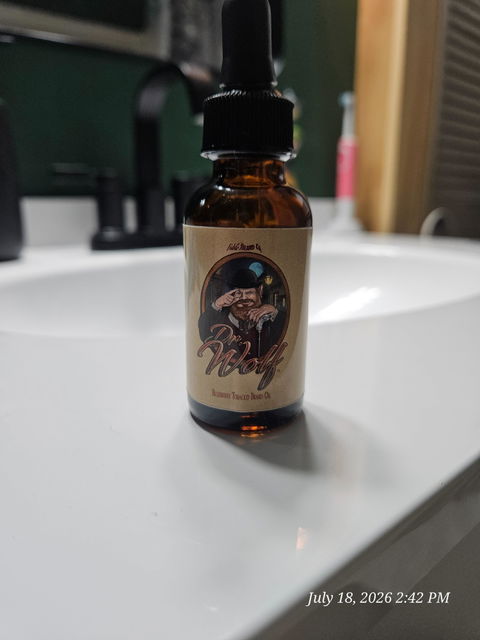 Dr. Wolf - Beard Oil - Fresh Blueberries, Warm Tobacco, and Aged Mahogany
