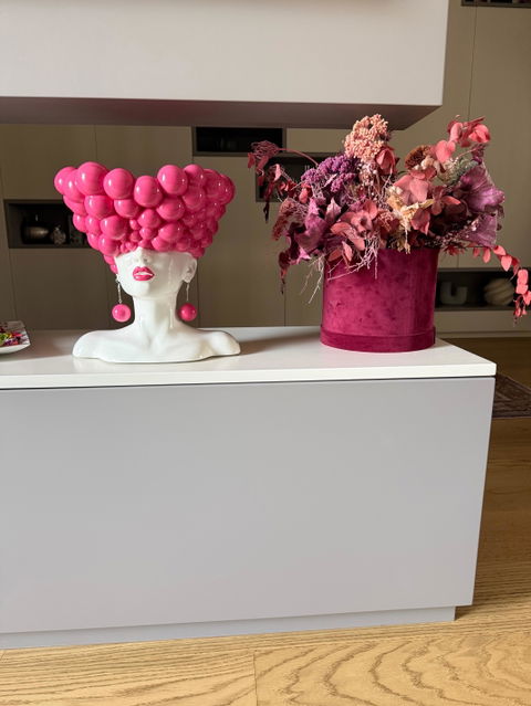 Thoughts Woman Sculpture – Barbie Pink | Modern Contemporary Art | FAVNA.ART