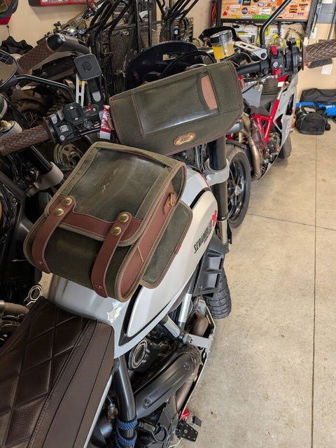 COMPASS Magnetic Tank Bag - Green