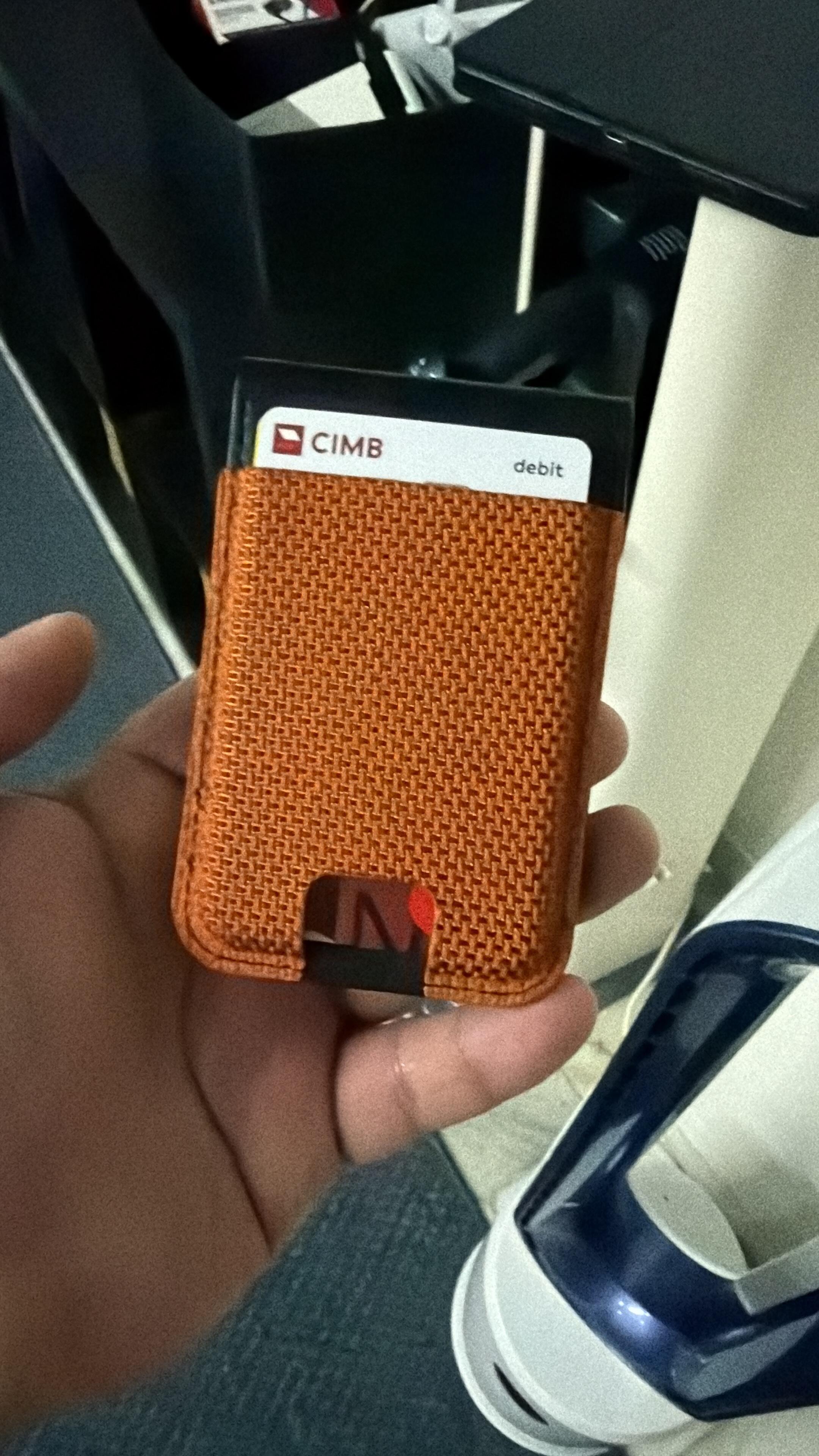 UAG Metropolis Kevlar Magnetic Wallet - Holds Up to 6 Cards.