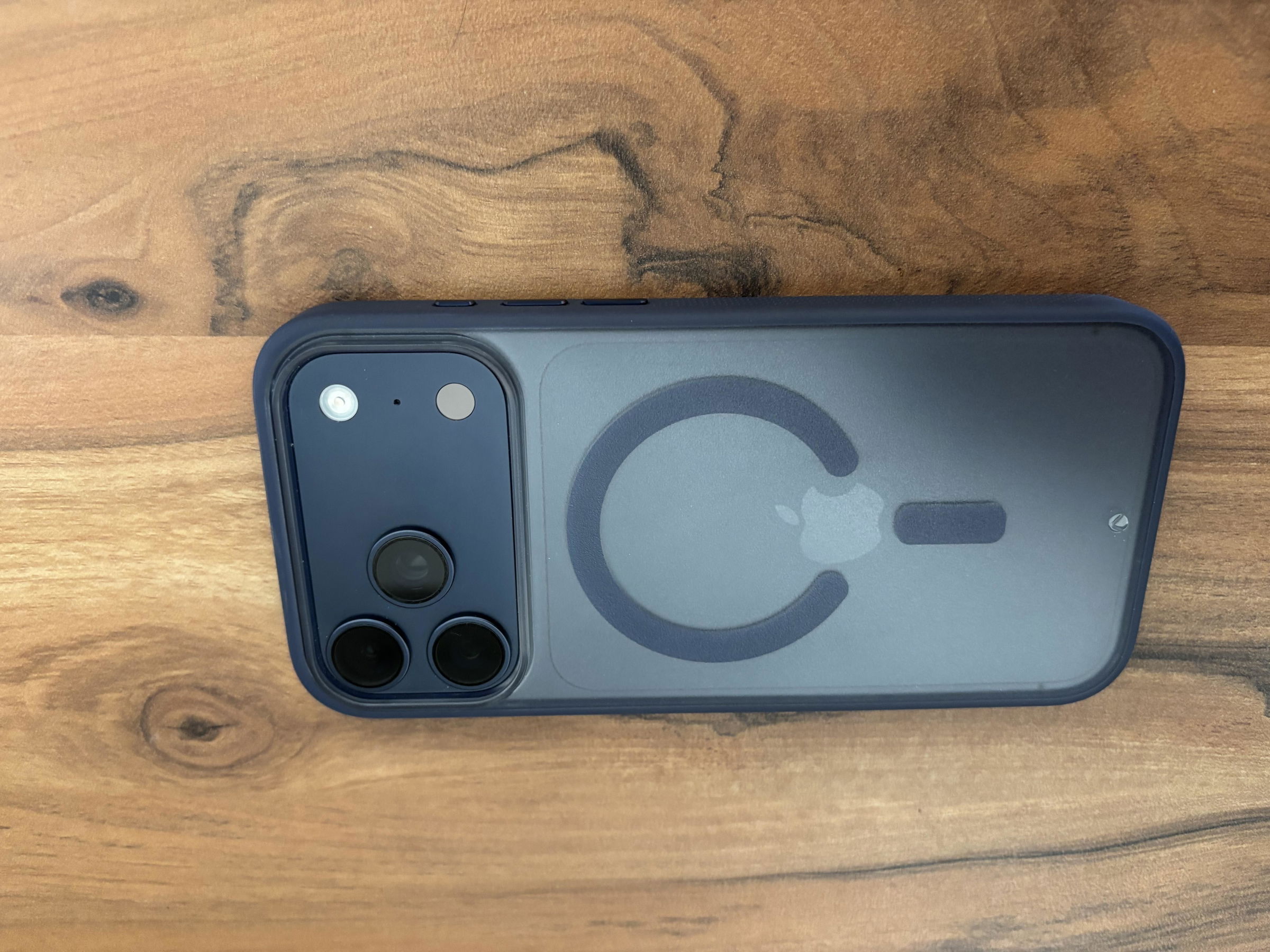 Caudabe Synthesis for iPhone 17 Series - Magnetic Case with Camera Control Button