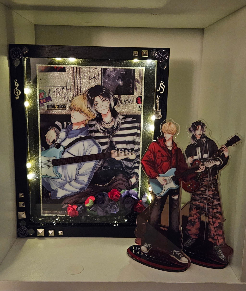 Dekisokonai no Love Song | Badge & Acrylic Stand Figure & Shikishi Board Set
