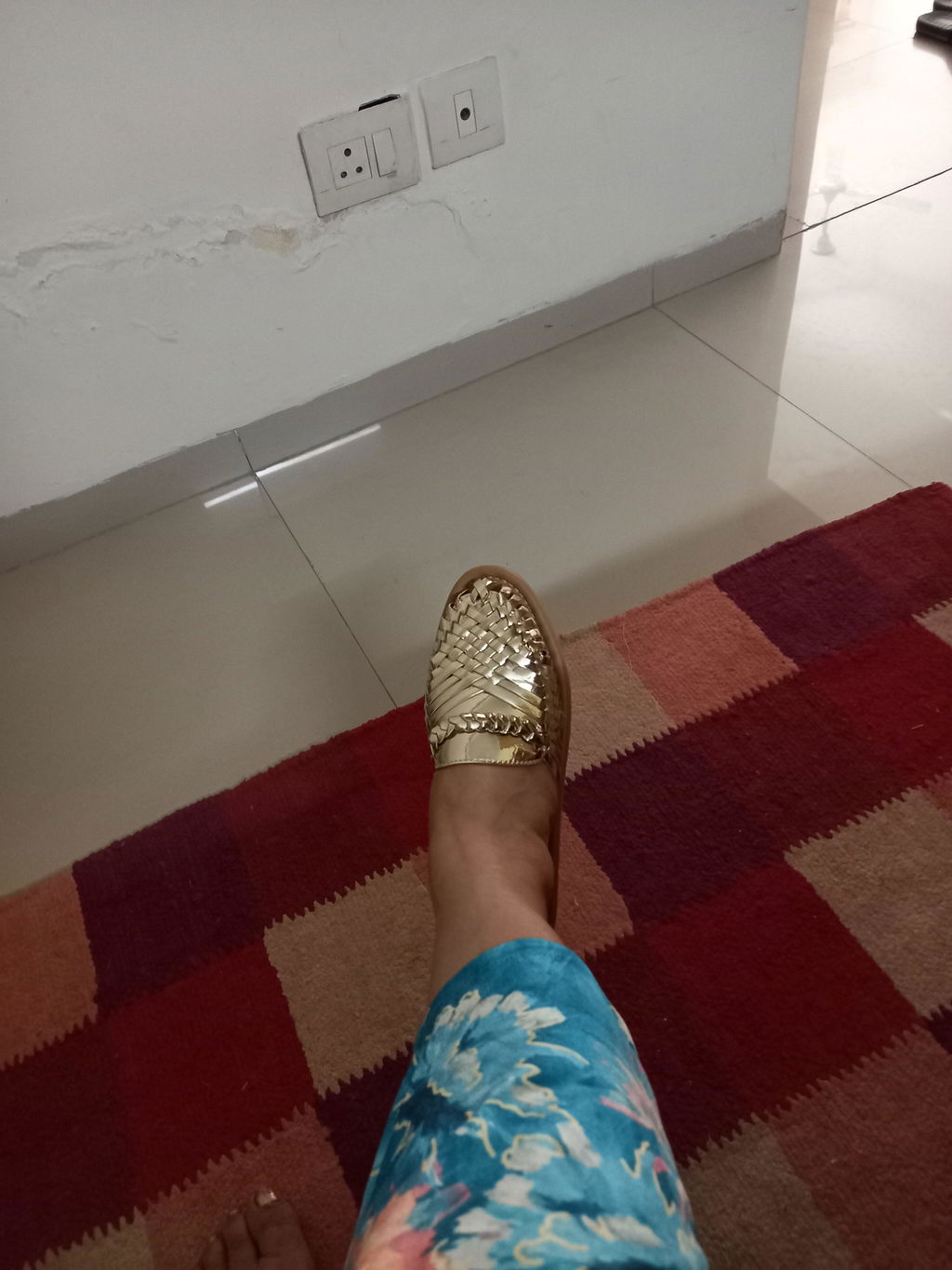 [ Flats ] Amurra Lt Gold
