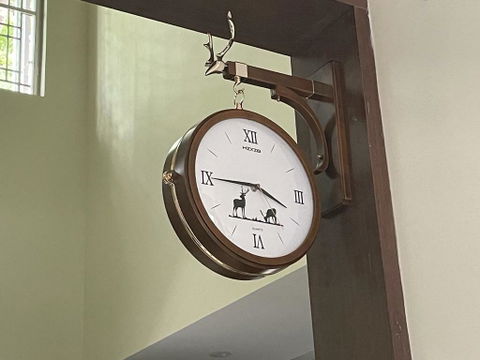 FunkyTradition Luxury Look Deer Brown White Round Wall Hanging Double Sided 2 Faces Retro Station Wall Clock