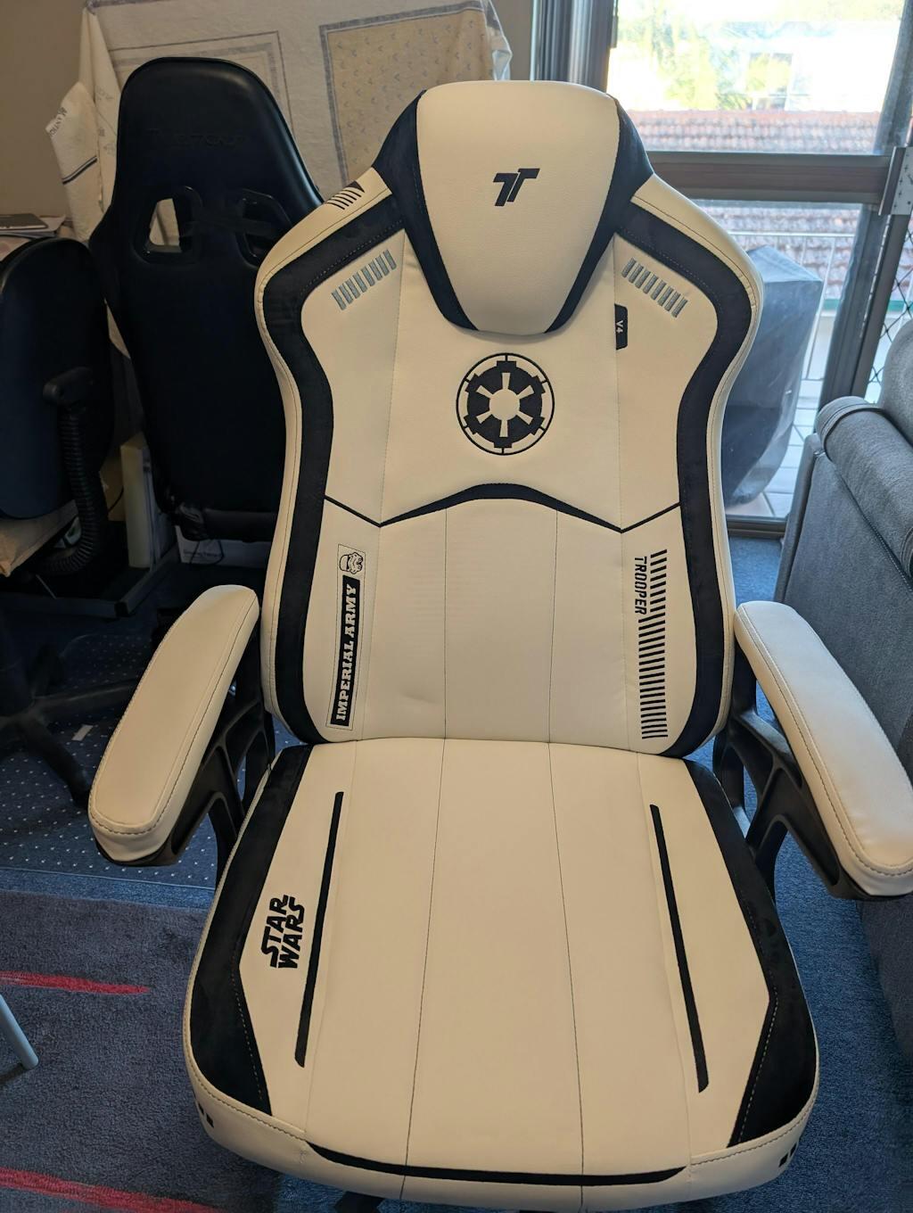 TTRacing Duo V4 Gaming Chair - Stormtrooper Edition
