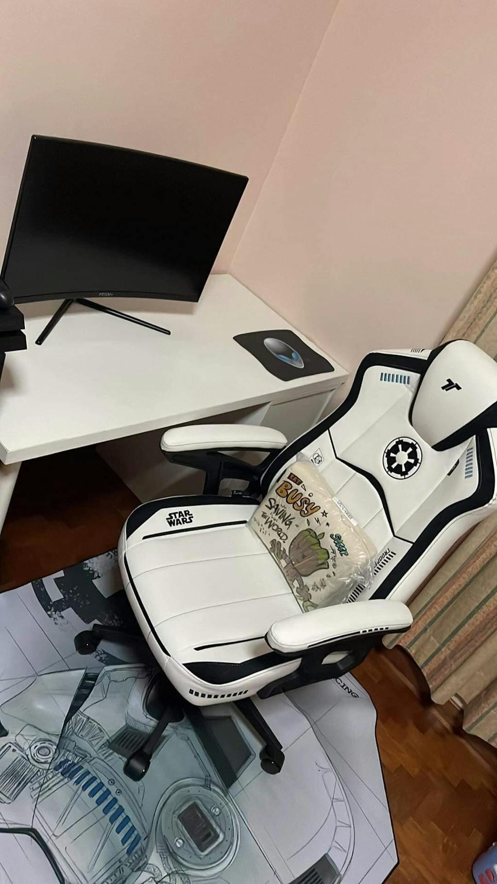 TTRacing Duo V4 Gaming Chair - Stormtrooper Edition
