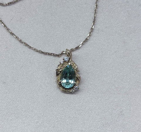 Pear Green Sapphire Serpent Nature Inspired Necklace - Salome | GemsMagic