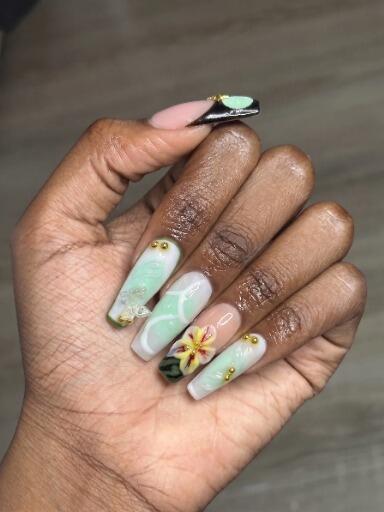 Mint Reverie – Soft Feminine Mint Floral Coffin Press-On Nails